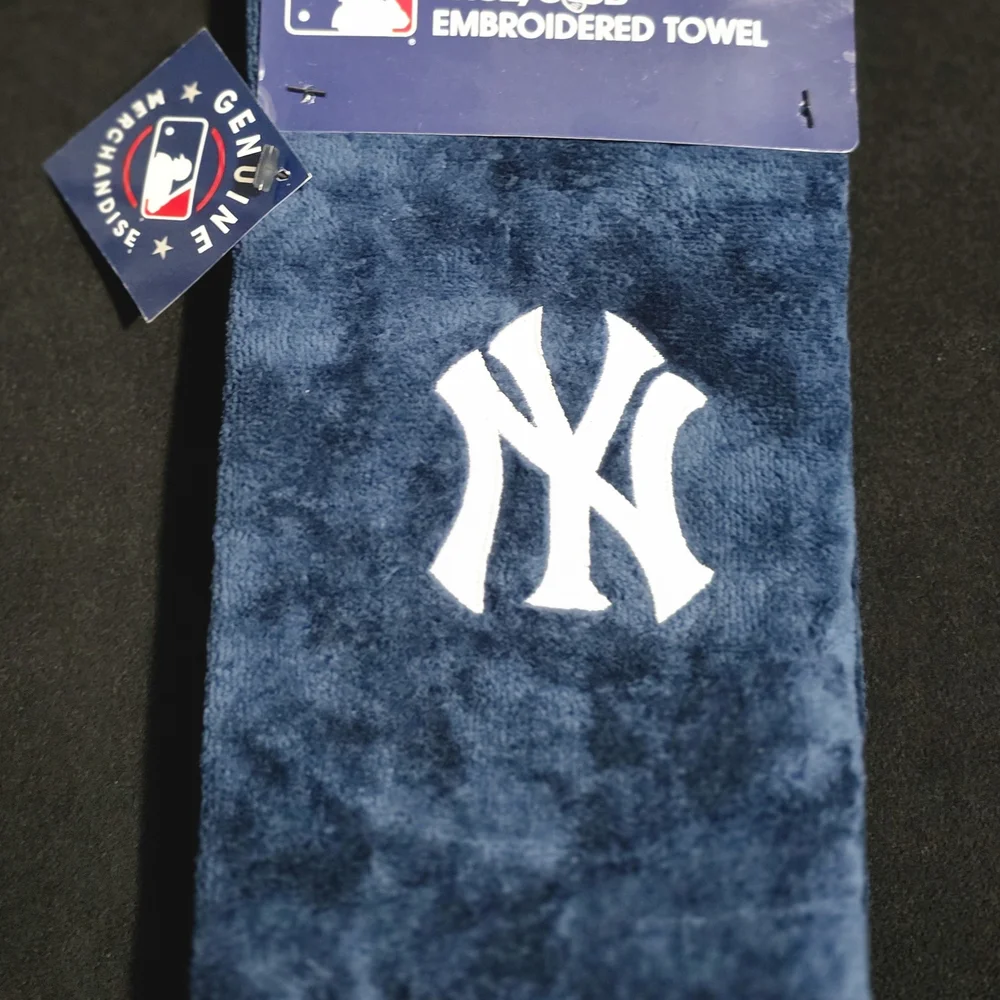 MLB New York Yankees Embroidered Towel - Navy Blue - Picture 1 of 3